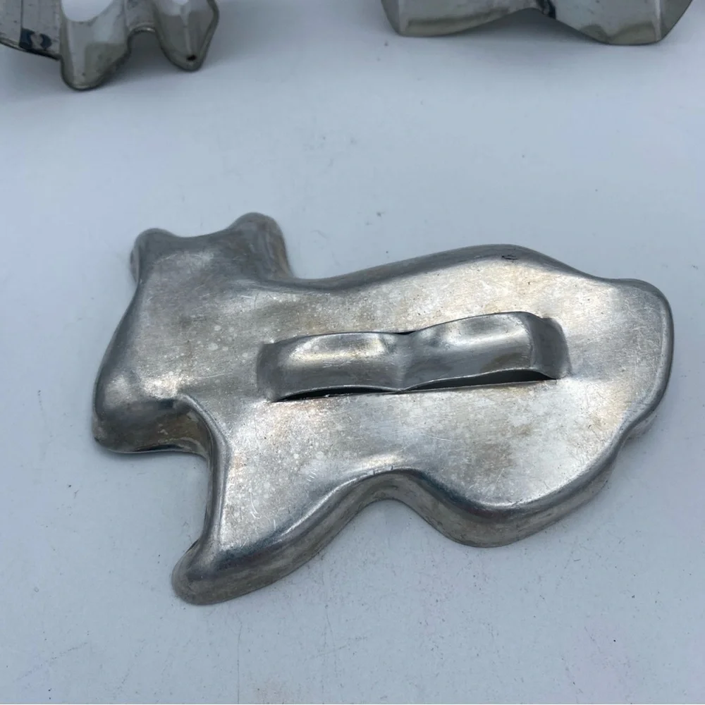 VTG Lot Of 10 Aluminum Metal Cookie Biscuit Cutters Santa Tree Angel Rabbit Bell